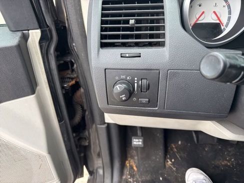 Used 2008 Dodge Grand Caravan SXT w/ Entertainment Group 2 image 18