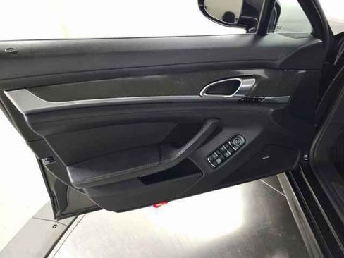 Used 2011 Porsche Panamera 4S image 14
