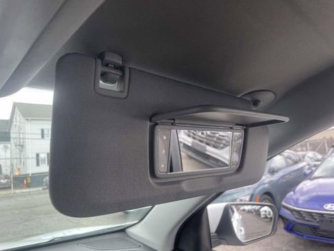 Used 2024 Chevrolet Equinox LT image 31