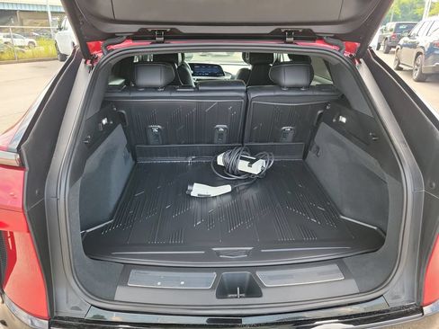 Used 2024 Cadillac Lyriq Sport w/ LPO, Floor Liner Package AWD/4WD image 8