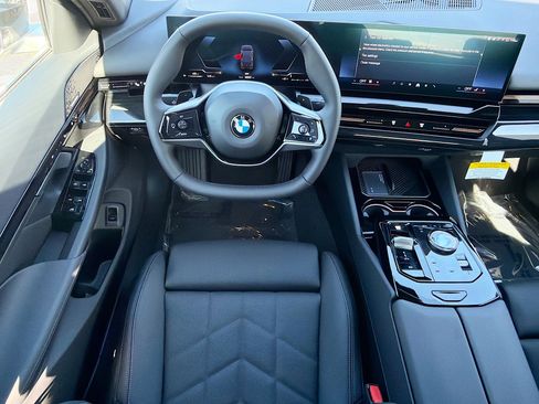 New 2026 BMW 530i w/ Convenience Package image 17