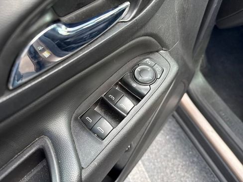 Used 2018 Chevrolet Equinox LT image 27