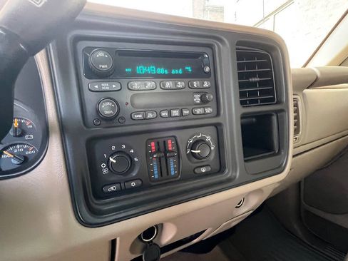Used 2004 GMC Sierra 2500 SLE w/ Heavy-Duty Power Package AWD/4WD image 22