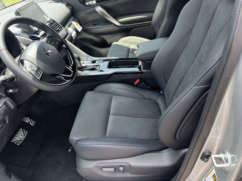 New 2025 Mitsubishi Eclipse Cross AWD image 4