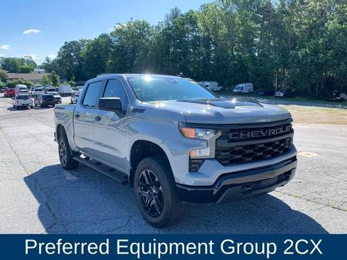 Used 2025 Chevrolet Silverado 1500 Custom Trail Boss w/ Dark Appearance Package AWD/4WD image 2