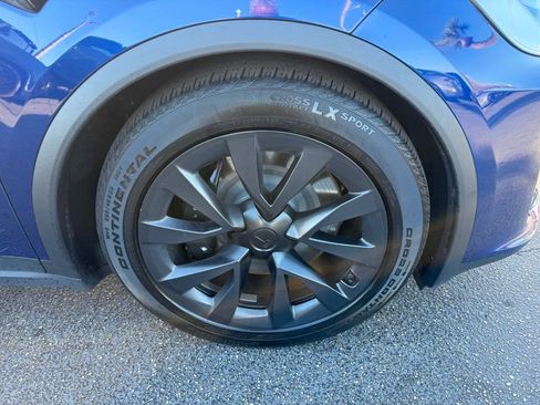 Used 2023 Tesla Model X image 35