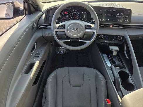 Used 2023 Hyundai Elantra SEL w/ Preferred Accessory Package image 14