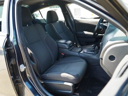 Used 2017 Dodge Charger R/T w/ Blacktop Package RWD image 13