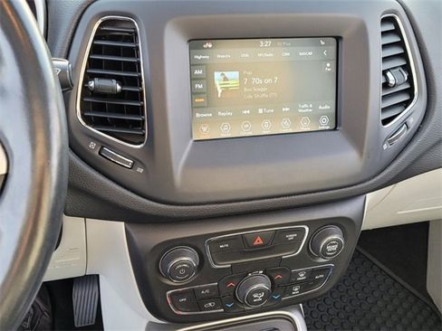 Used 2021 Jeep Compass Latitude w/ Sun and Sound Group image 15