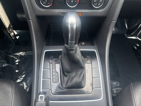 Used 2015 Volkswagen Passat 1.8T Wolfsburg Edition image 16