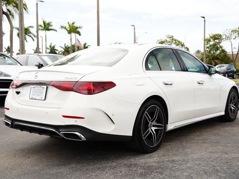 Used 2025 Mercedes-Benz E 350 4MATIC Sedan image 12