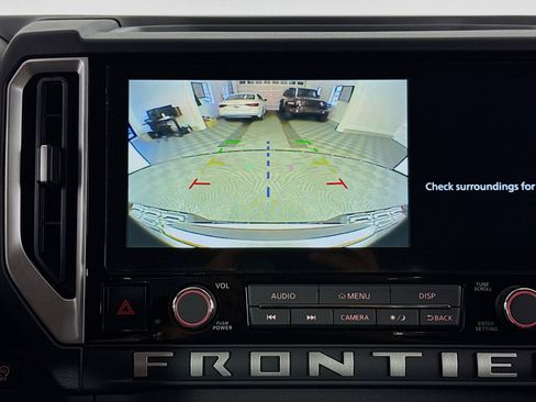 Used 2025 Nissan Frontier SV image 28