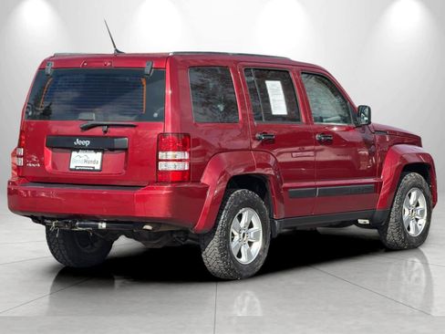 Used 2011 Jeep Liberty Sport image 2