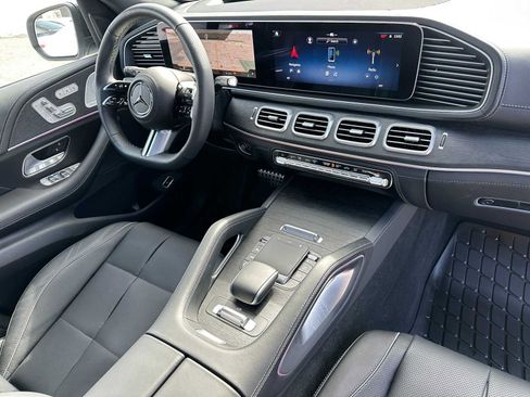 Used 2026 Mercedes-Benz GLS 580 4MATIC image 12