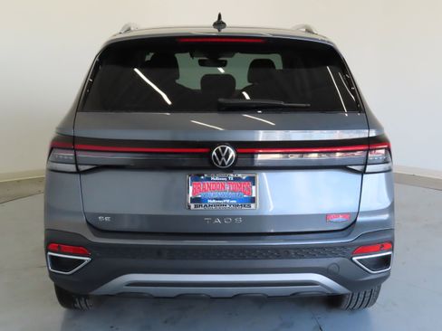 New 2025 Volkswagen Taos SE image 5