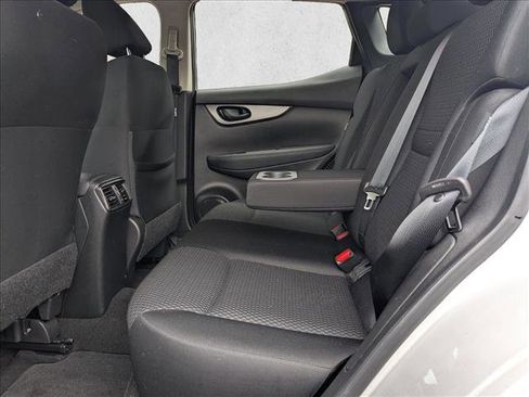 Used 2020 Nissan Rogue Sport S image 22