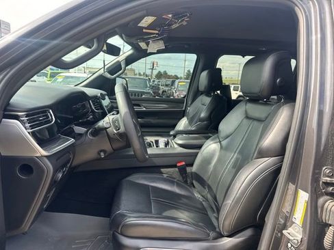 Used 2022 Jeep Wagoneer Series III w/ Premium Group I AWD/4WD image 7