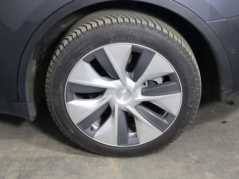 Used 2022 Tesla Model Y Long Range AWD/4WD image 44