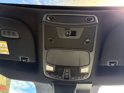 Used 2019 Ford F150 Platinum w/ FX4 Off-Road Package AWD/4WD image 20