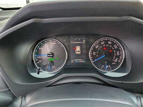 Used 2021 Toyota RAV4 XLE w/ XLE Grade Weather Package image 15