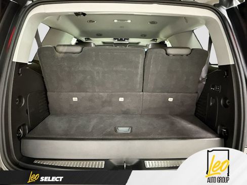 Used 2017 Cadillac Escalade Luxury AWD/4WD image 32