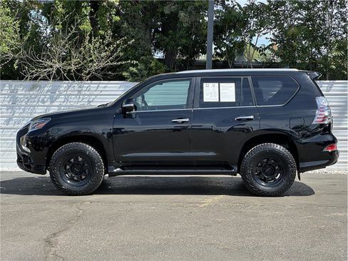 Used 2020 Lexus GX 460 Premium w/ Premium Package AWD/4WD image 13