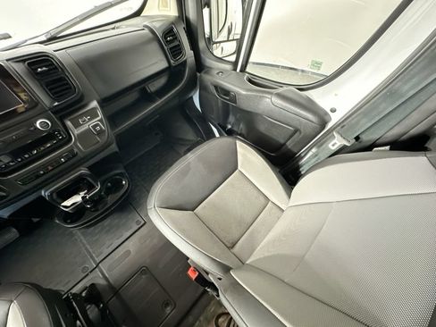 Used 2025 RAM ProMaster 2500 w/ Convenience Group FWD image 11