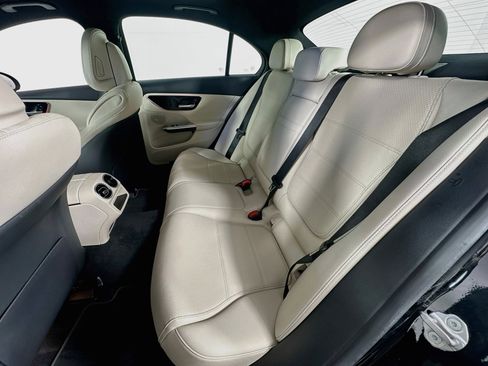 Used 2023 Mercedes-Benz C 300 Sedan image 25