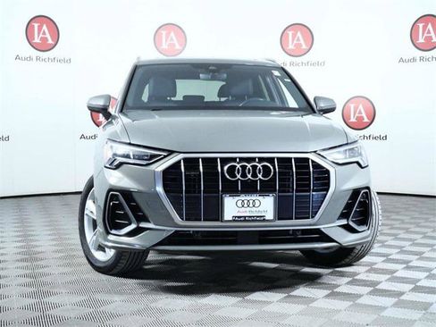 Used 2023 Audi Q3 2.0T Premium Plus w/ Premium Plus Package image 3