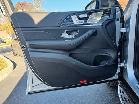 New 2025 Mercedes-Benz GLS 580 4MATIC image 21