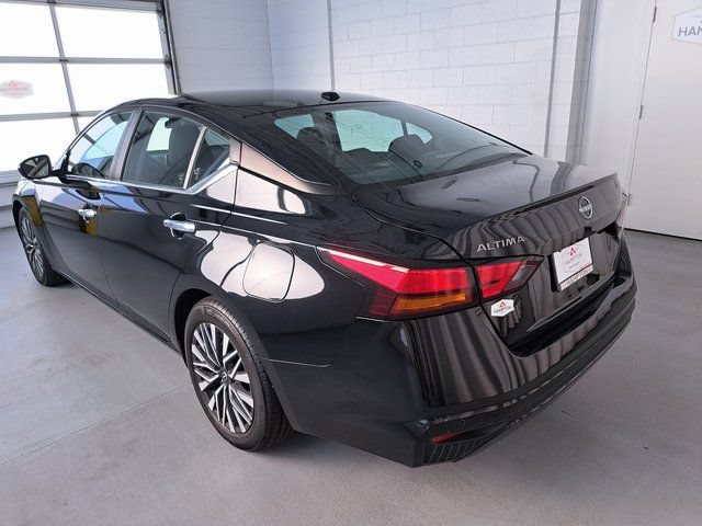 Used 2025 Nissan Altima 2.5 SV FWD image 7