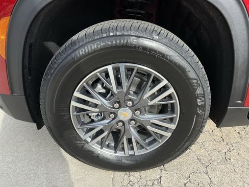 New 2026 Chevrolet Traverse LT w/ Driver Confidence Package FWD image 33
