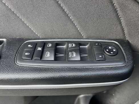 Used 2020 Dodge Charger SXT image 17