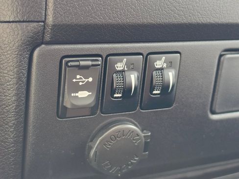 Used 2015 Toyota Sienna Limited Premium AWD/4WD image 15