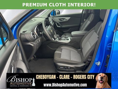 Used 2025 Chevrolet Blazer LT image 9