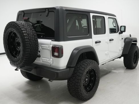 Used 2019 Jeep Wrangler Unlimited Sport S AWD/4WD image 4