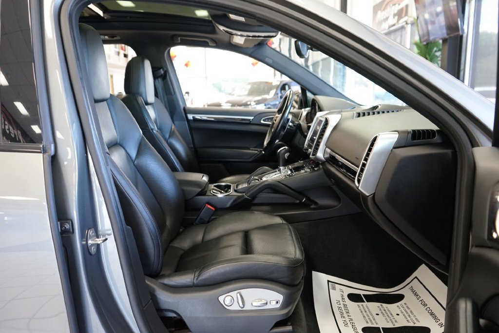 Used 2017 Porsche Cayenne S AWD/4WD image 51