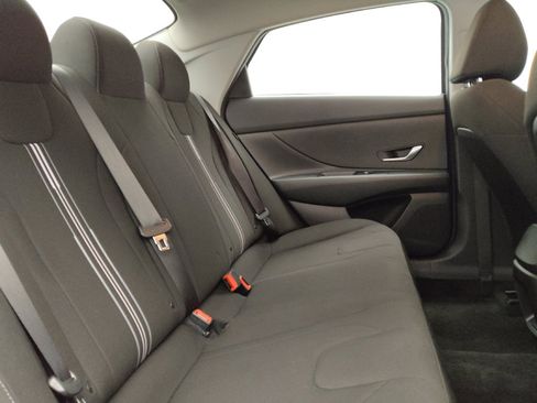 Used 2025 Hyundai Elantra Hybrid FWD image 19