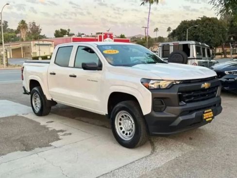 Used 2024 Chevrolet Colorado W/T w/ WT Convenience Package RWD image 2