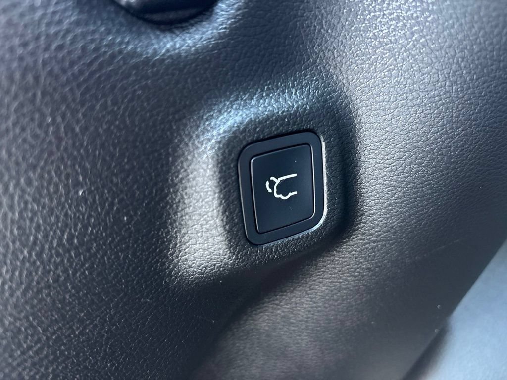 Used 2023 Jeep Compass Trailhawk w/ Trailhawk Elite Group AWD/4WD image 19