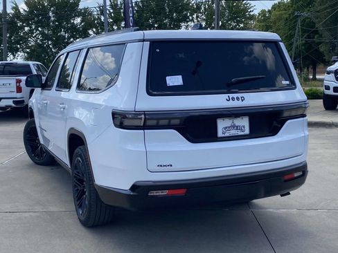 New 2026 Jeep Grand Wagoneer L Limited AWD/4WD image 34