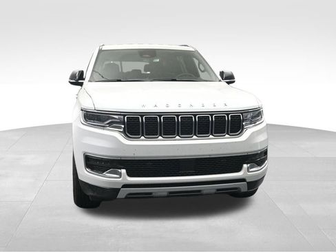 Used 2024 Jeep Wagoneer L Series II image 8