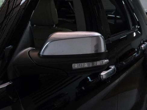 Used 2018 Ford Explorer Platinum image 39