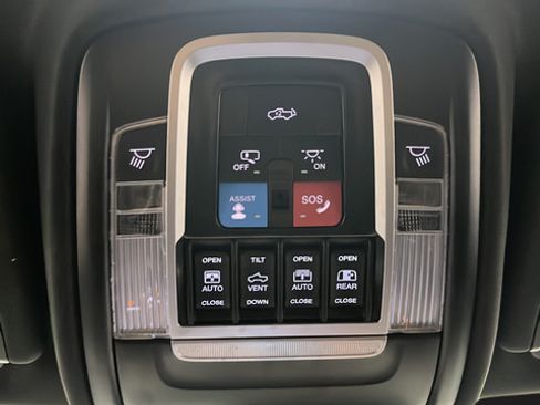 Used 2025 RAM 1500 Laramie w/ Night Edition AWD/4WD image 34