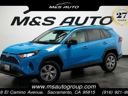Used 2019 Toyota RAV4 LE FWD image 1