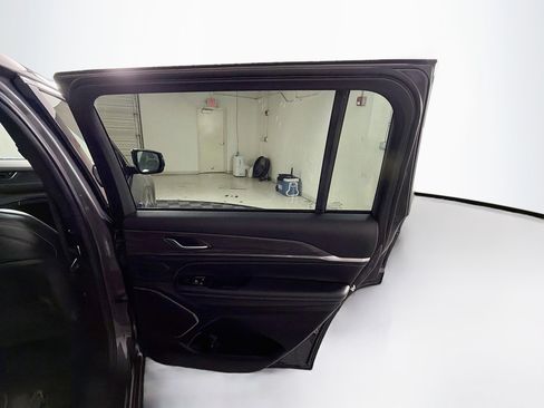 Used 2023 Jeep Grand Cherokee L Overland AWD/4WD image 33