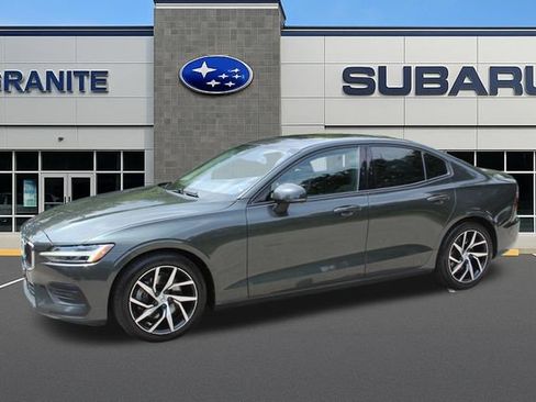 Used 2020 Volvo S60 T5 Momentum FWD image 5