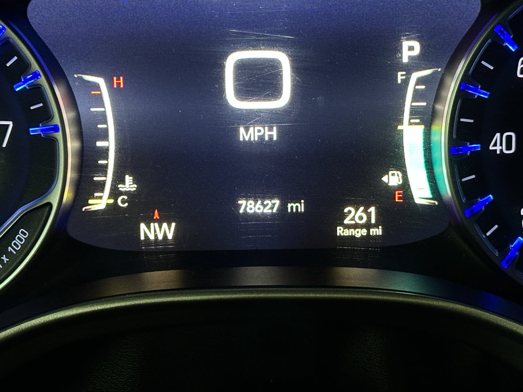 Used 2023 Chrysler Pacifica Touring-L FWD image 49
