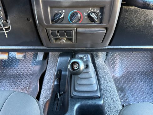 Used 2002 Jeep Wrangler Sport image 25