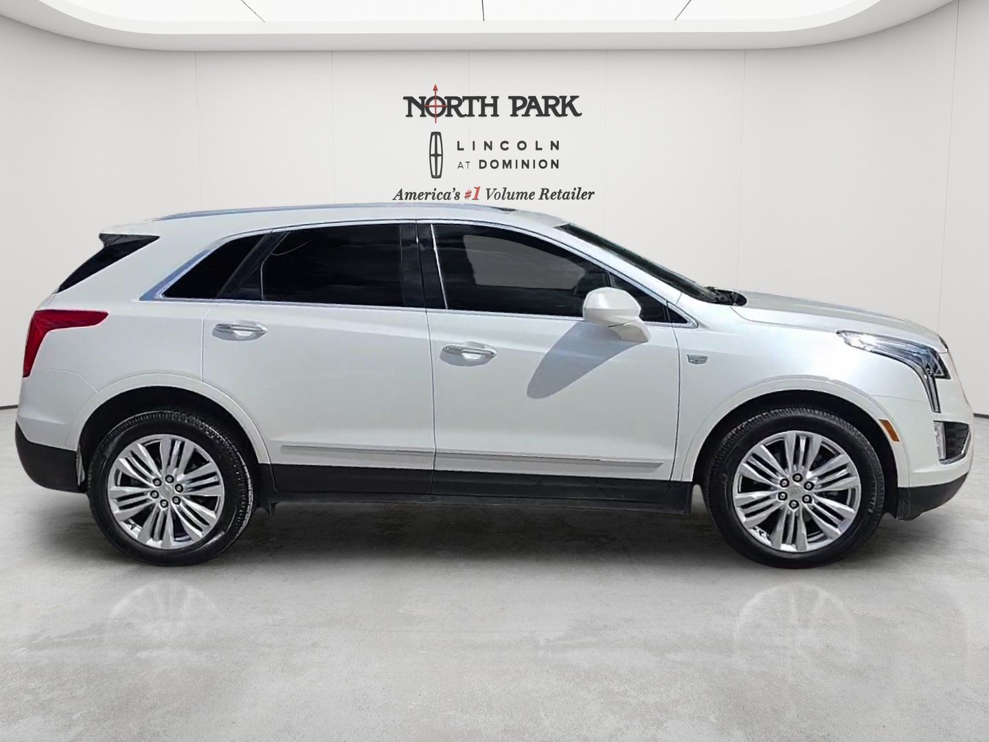 Used 2019 Cadillac XT5 Premium Luxury FWD image 6
